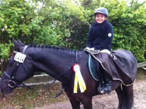 Enna Joswig gewinnt den Spring-Reiter-WB