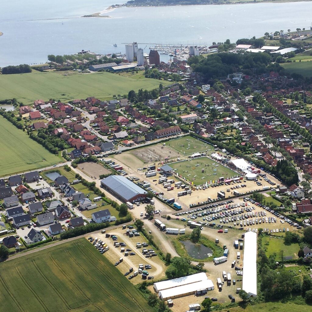 Luftaufnahme unsere Turniergeländes in Burg