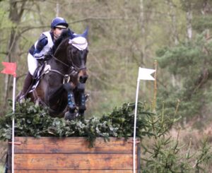 Enna Joswig siegt auf "Hoheit" in Luhmühlen